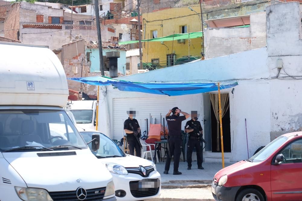 Redada antidroga de la Policía Nacional en el barrio de La Tafalera en Elda.