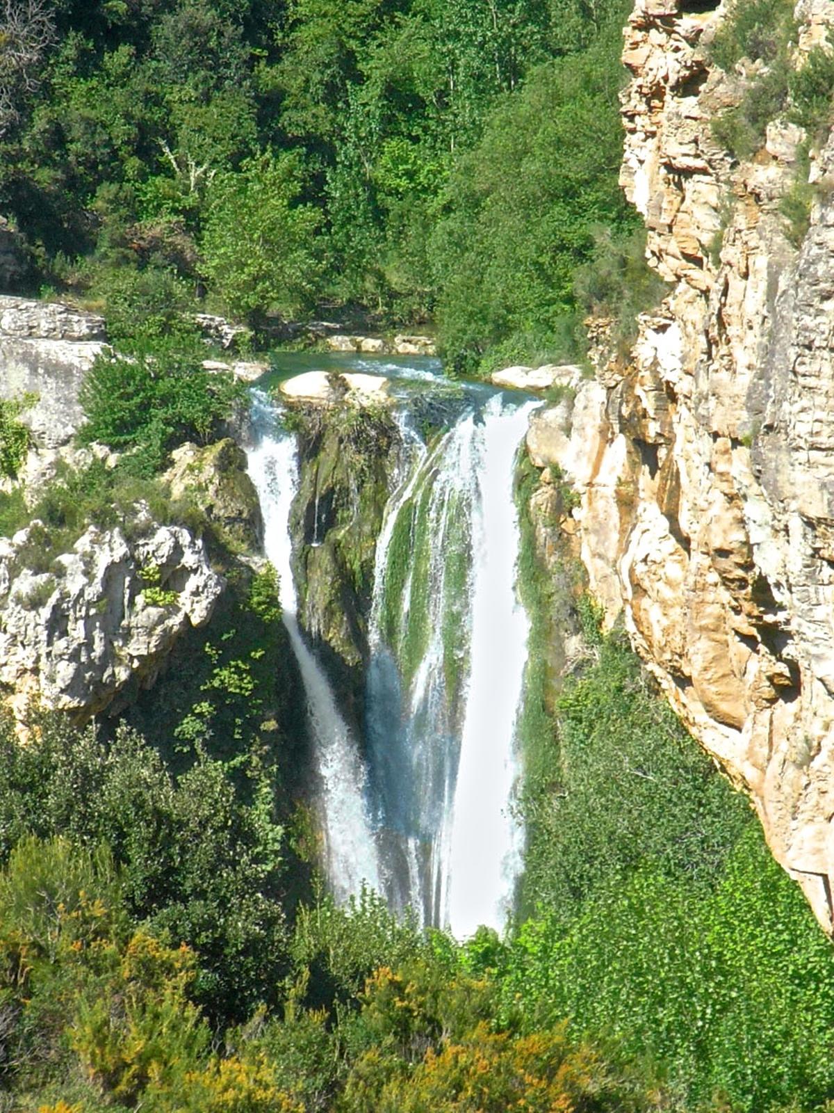Fotografía del salto de agua de Sant Miquel del Fai.