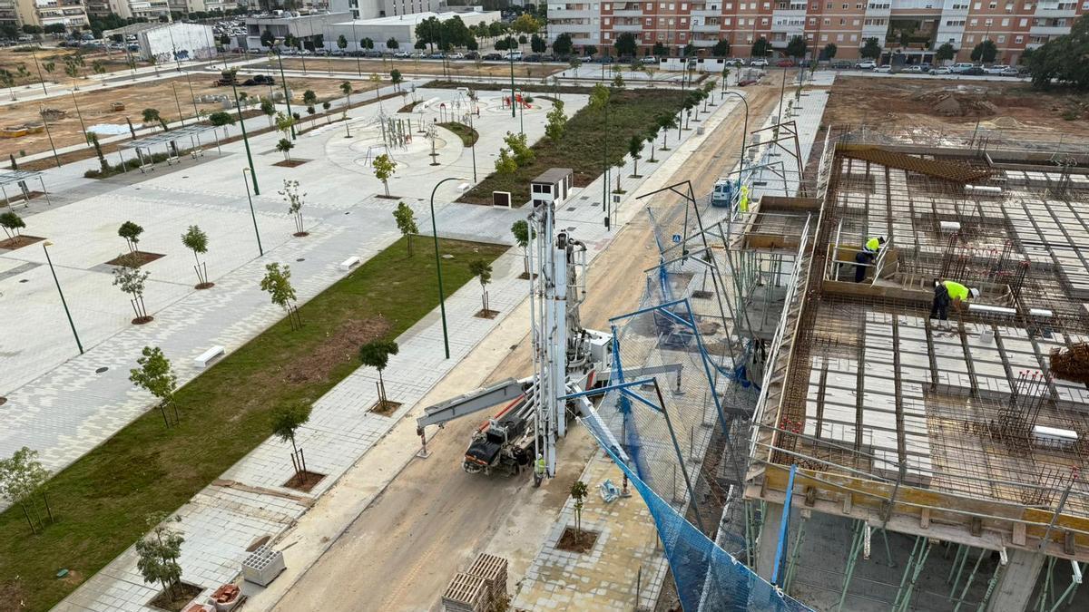 Así avanzan las obras de la antigua algodonera de Alcosa