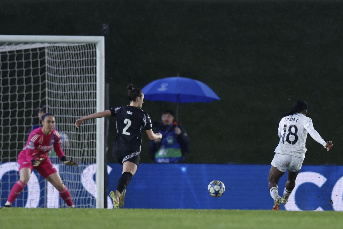 Linda Caicedo marca el 1-0