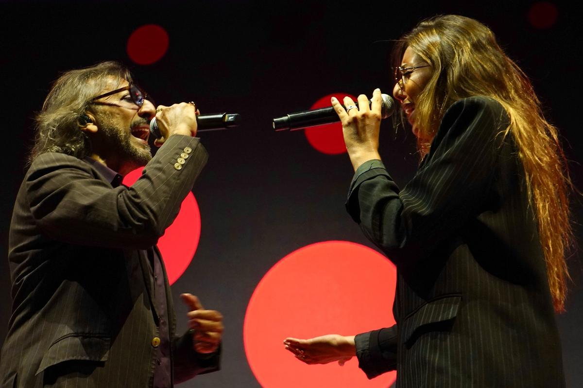 Antonio Carmona y su hija Marina, durante el concierto.
