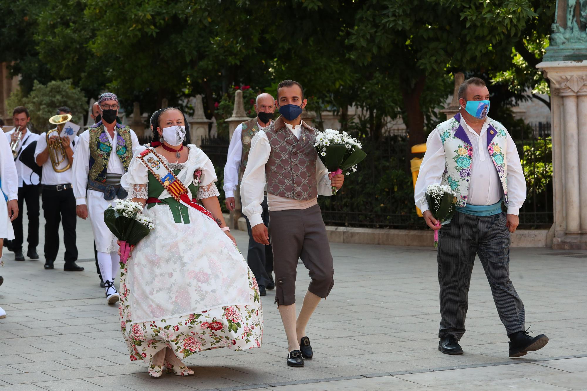 Búscate en la ofrenda por la calle caballeros de las 17:00 a las 18:00