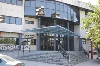 Alertan del posible «recorte» de plazas de profesorado de chino en la Escola Oficial de Idiomas