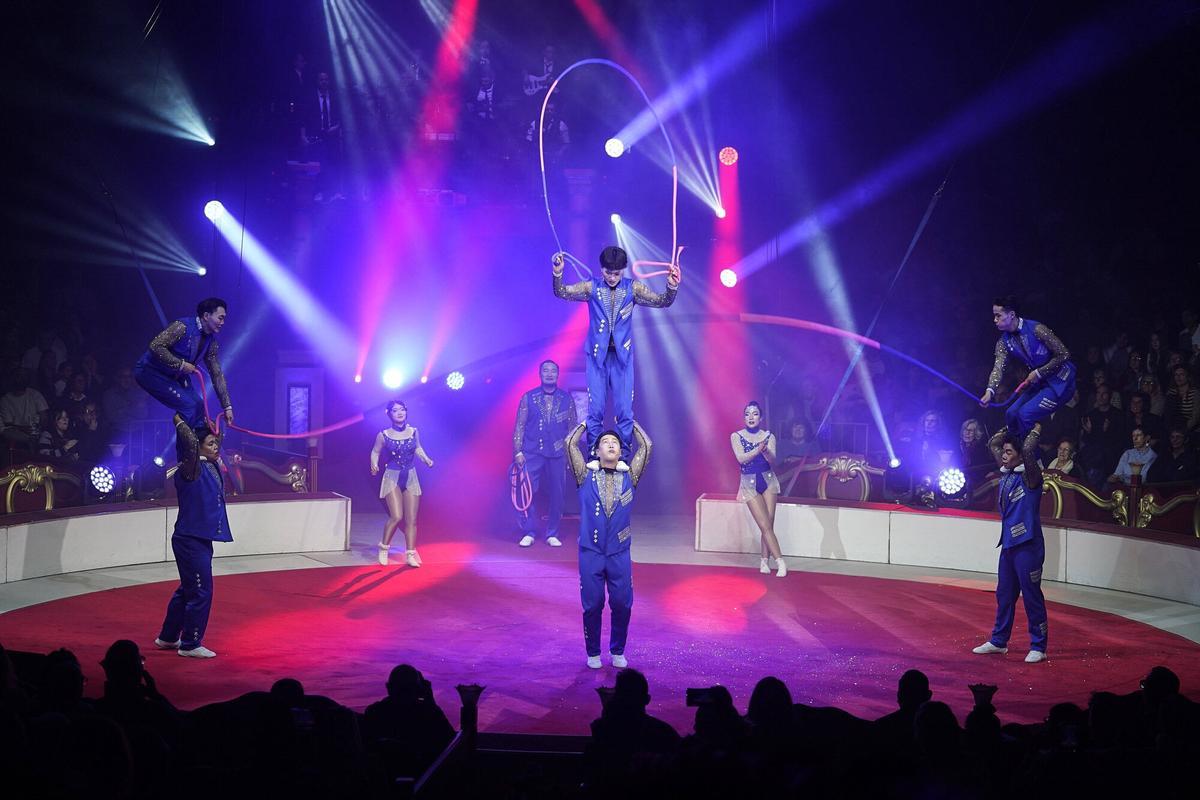 Les imatges de l'espectacle Vermell del Festival del Circ de Girona 2026