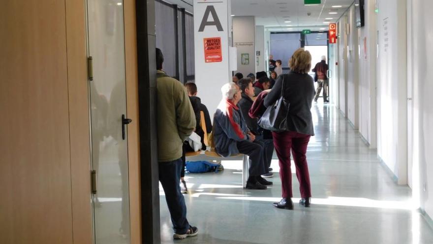 Una de les sales d&#039;espera d&#039;Urgències de l&#039;Hospital de Sant Joan de Déu de Manresa, ahir al matí.