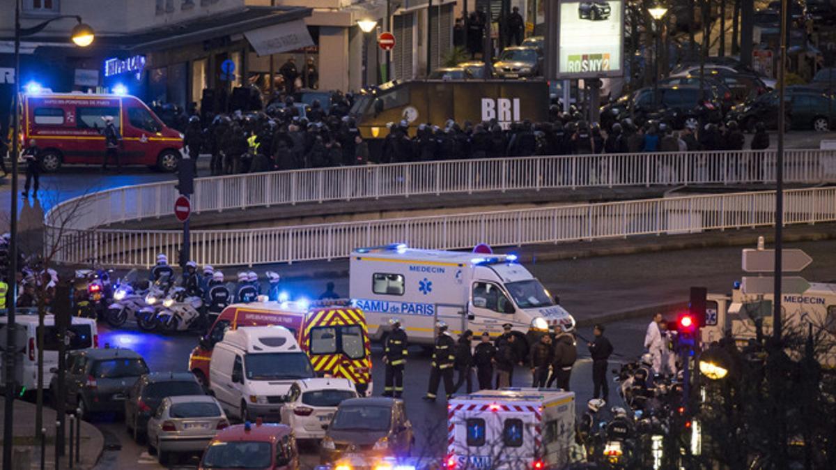 Francia mantiene el nivel de alerta máxima y refuerza el dispositivo de protección antiterrorista