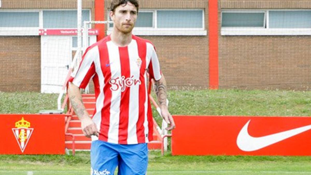 Amorebieta lució los colores del Sporting este lunes