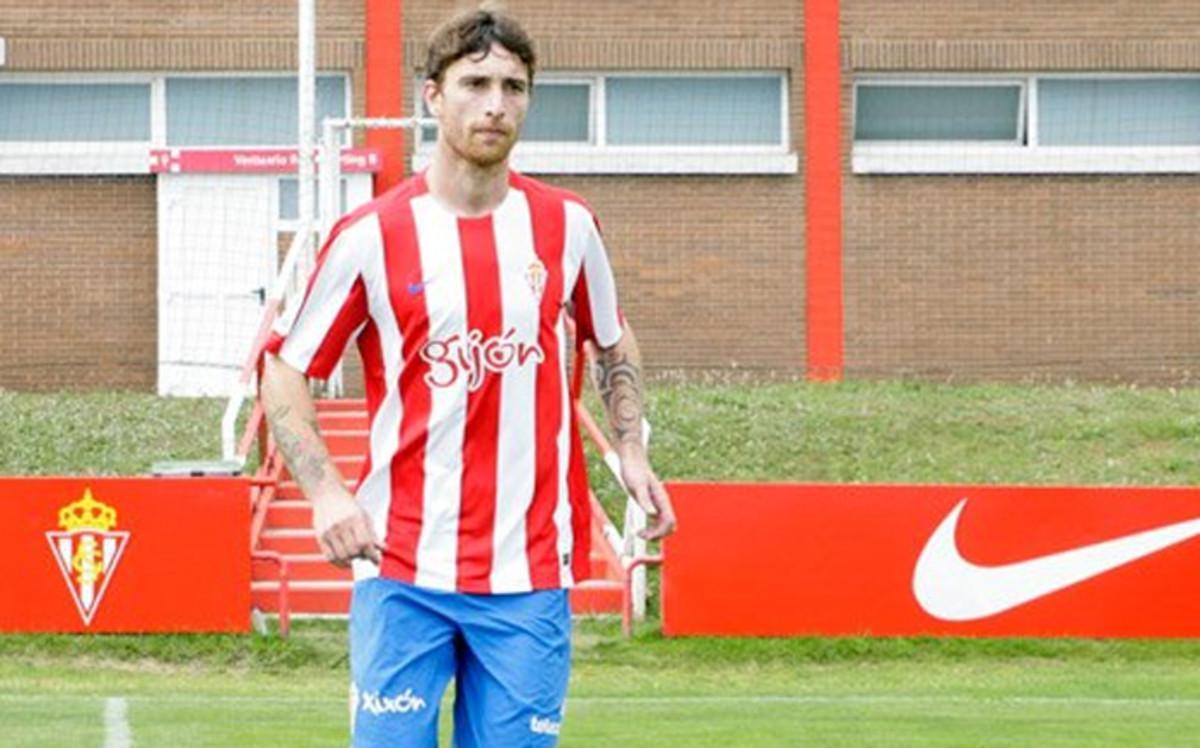 Amorebieta lució los colores del Sporting este lunes