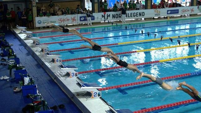 Una imagen de  la salida de una de las pruebas disputadas ayer en el Trofeo Villa de Gijón. | CNSO