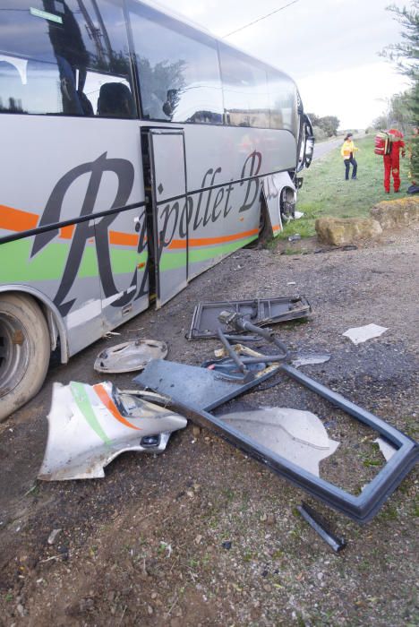 Onze escolars de sisè de primària han resultat ferits en l''accident