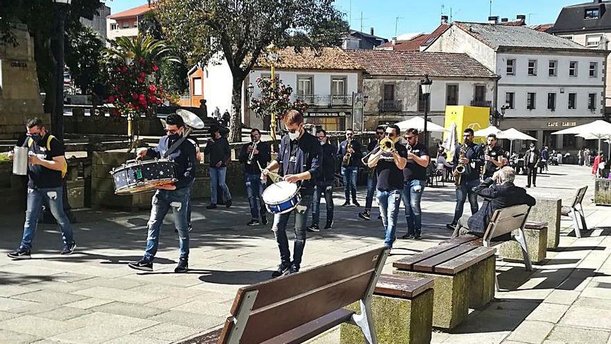 Charanga por las calles de Lalín.