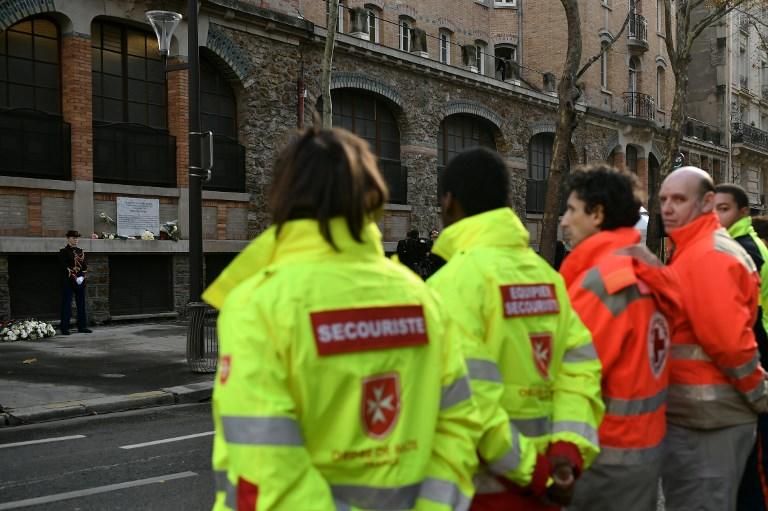 Francia homenajea a las víctimas del 13-N