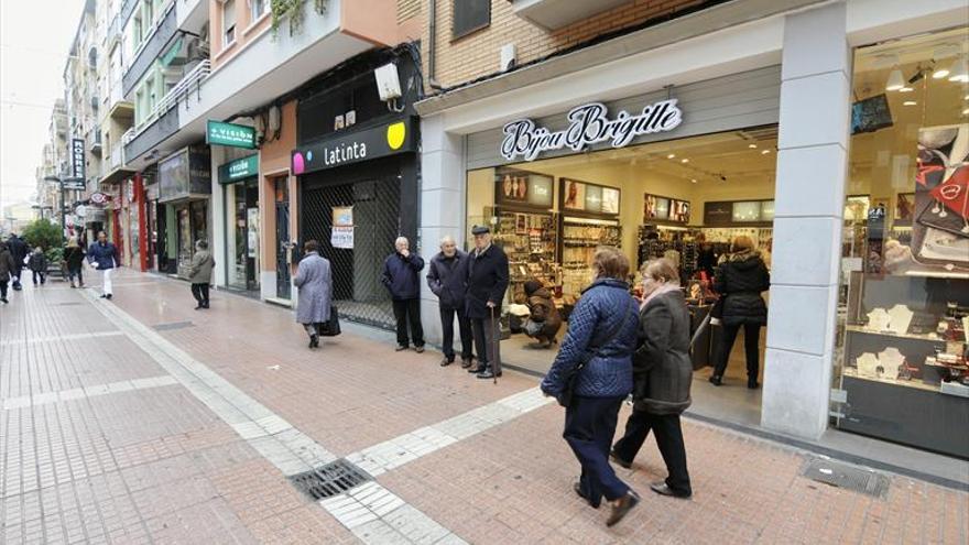 Internet y las grandes superficies le comen terreno al comercio de barrio