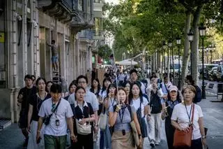 El turismo chino regresa con fuerza a Barcelona y crece un 30% este año tras multiplicar las conexiones aéreas