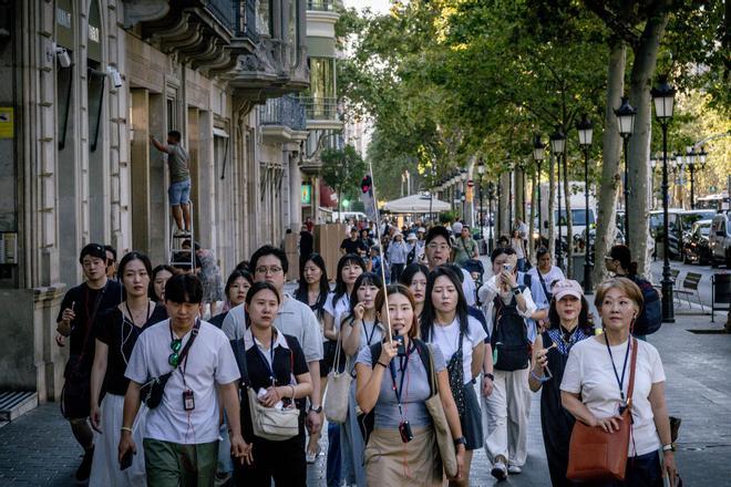 El turismo chino regresa con fuerza a Barcelona y crece un 30% este año tras multiplicar las conexiones aéreas