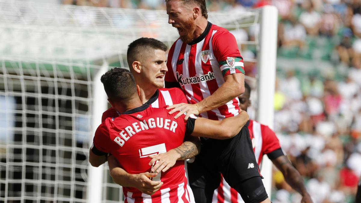 Jugadores del Athletic Bilbao en la celebración de un tanto ante el Elche