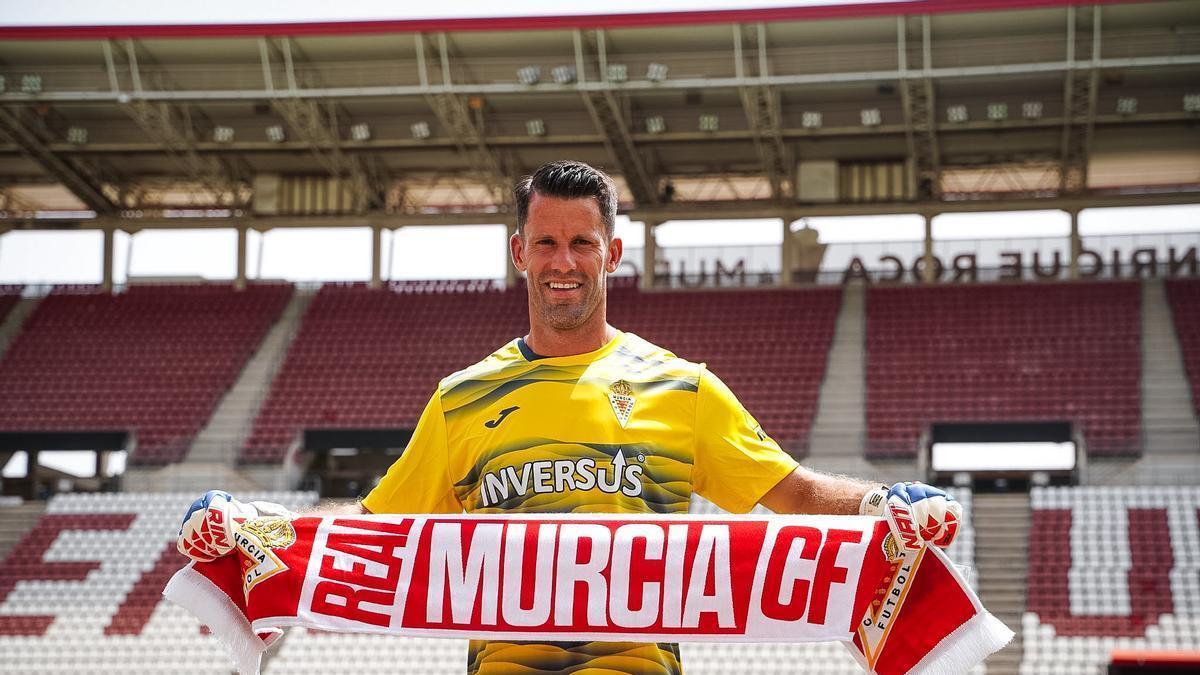 Dani Jiménez en su presentación como jugador del Real Murcia