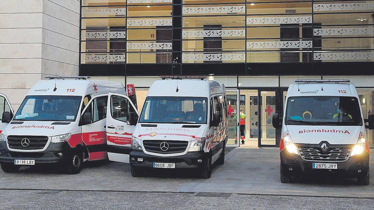 Ambulancias a la puerta del Credine
