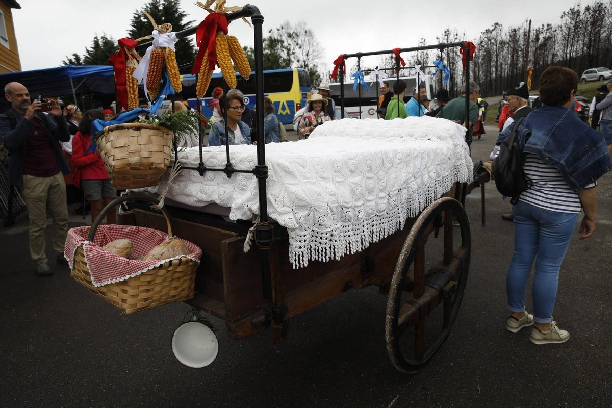 En imágenes: Así es la boda vaqueira que cada último domingo de julio llena la braña de Aristébano