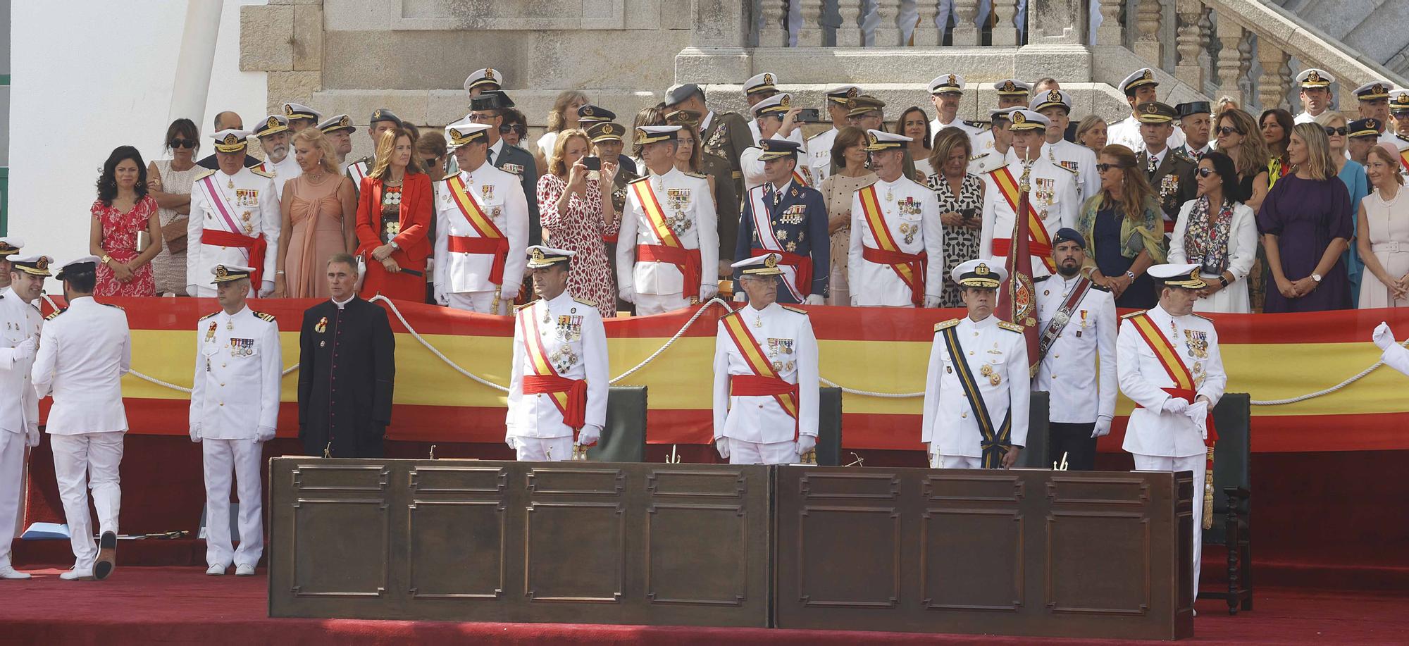 Jura de bandera y entrega de los Reales Despachos en la Escuela Naval de Marín