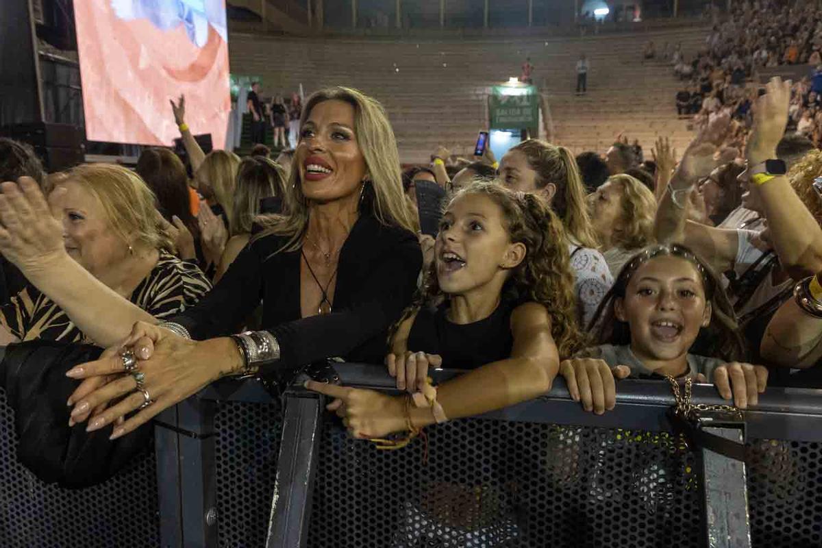 Manuel Carrasco desata la locura en la plaza de toros de Alicante