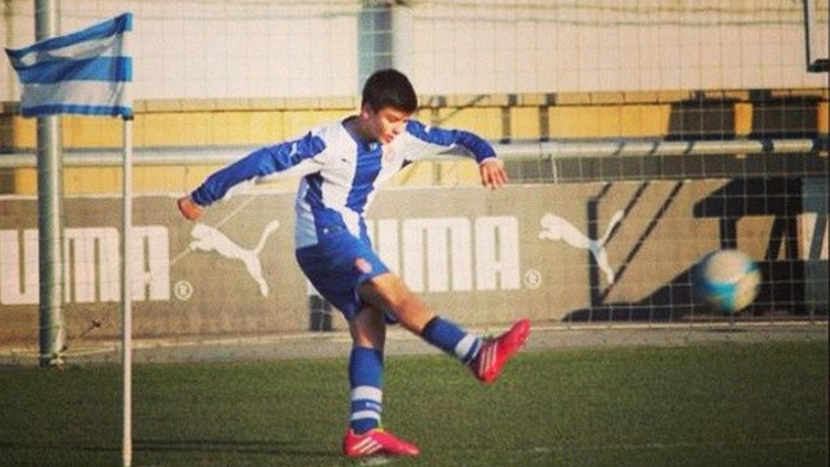 El futbolista del Espanyol Miguel Martínez, durante un encuentro en la Ciudad Deportiva