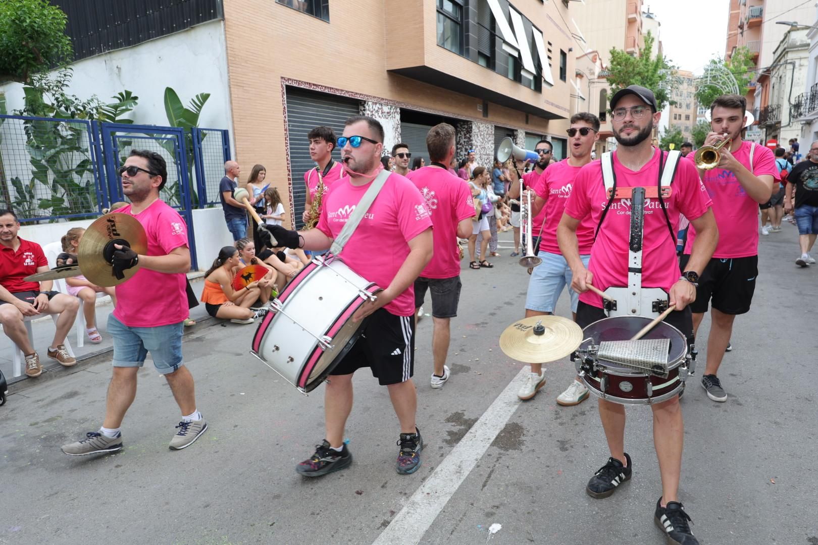 Galería | El Grau disfruta de su desfile de peñas