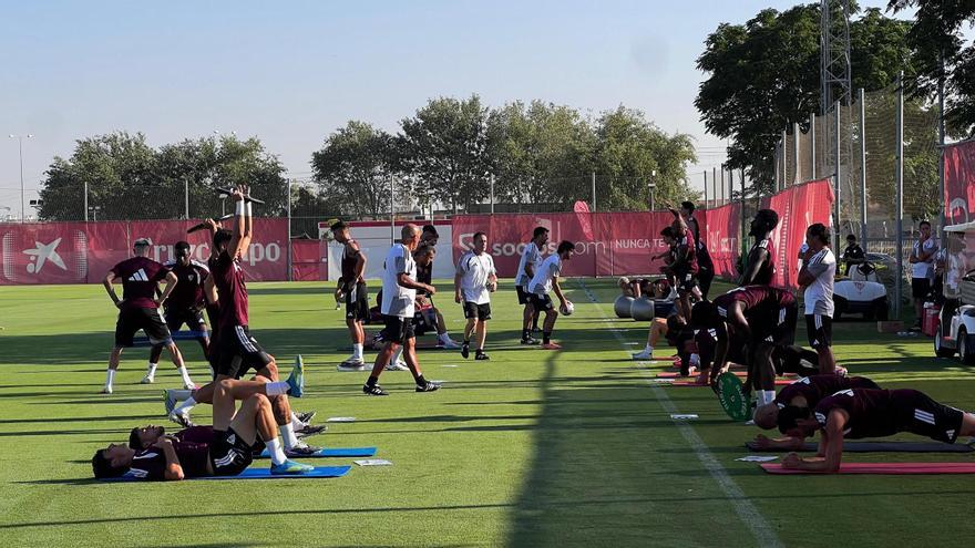Vídeo | Jon Guridi, Juan Iglesias y Sangante, presentes en el primer entrenamiento del Sevilla FC de pretemporada