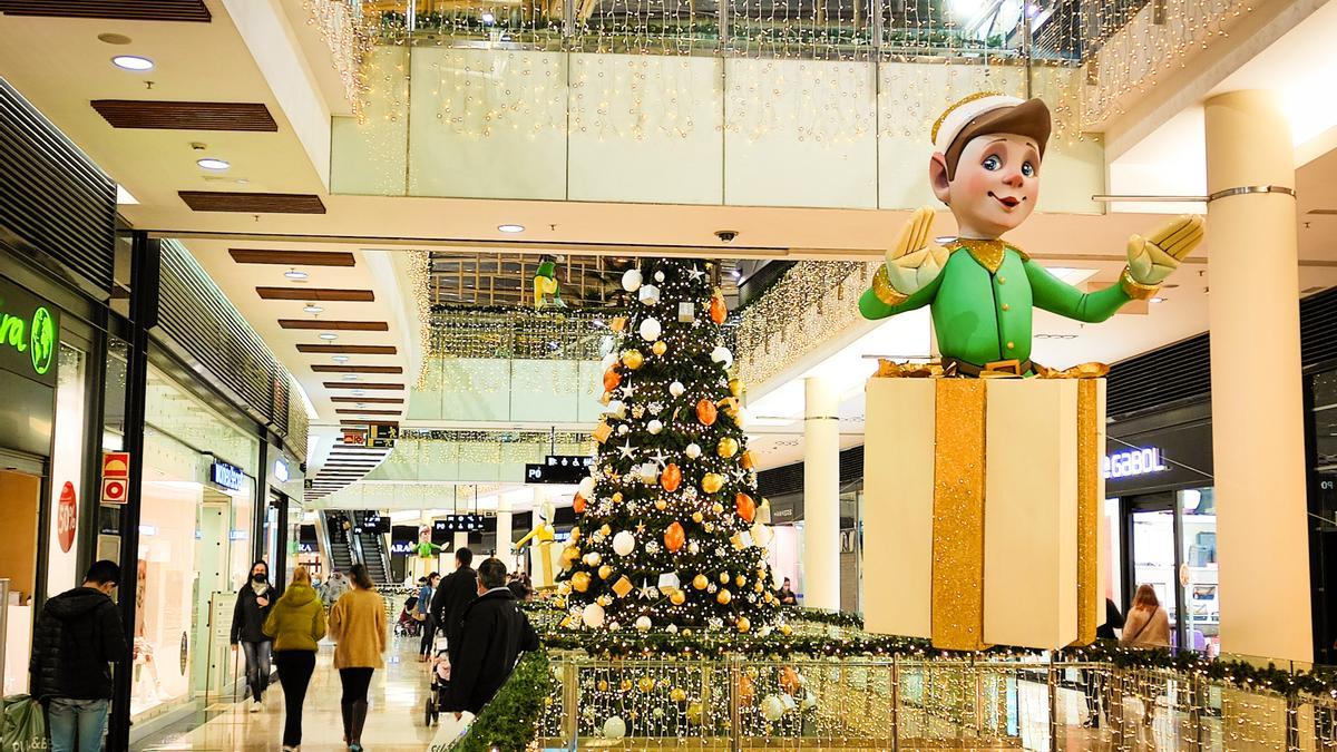 El Centro Comercial Arena ha decorado sus instalaciones con motivo de las fiestas navideñas.