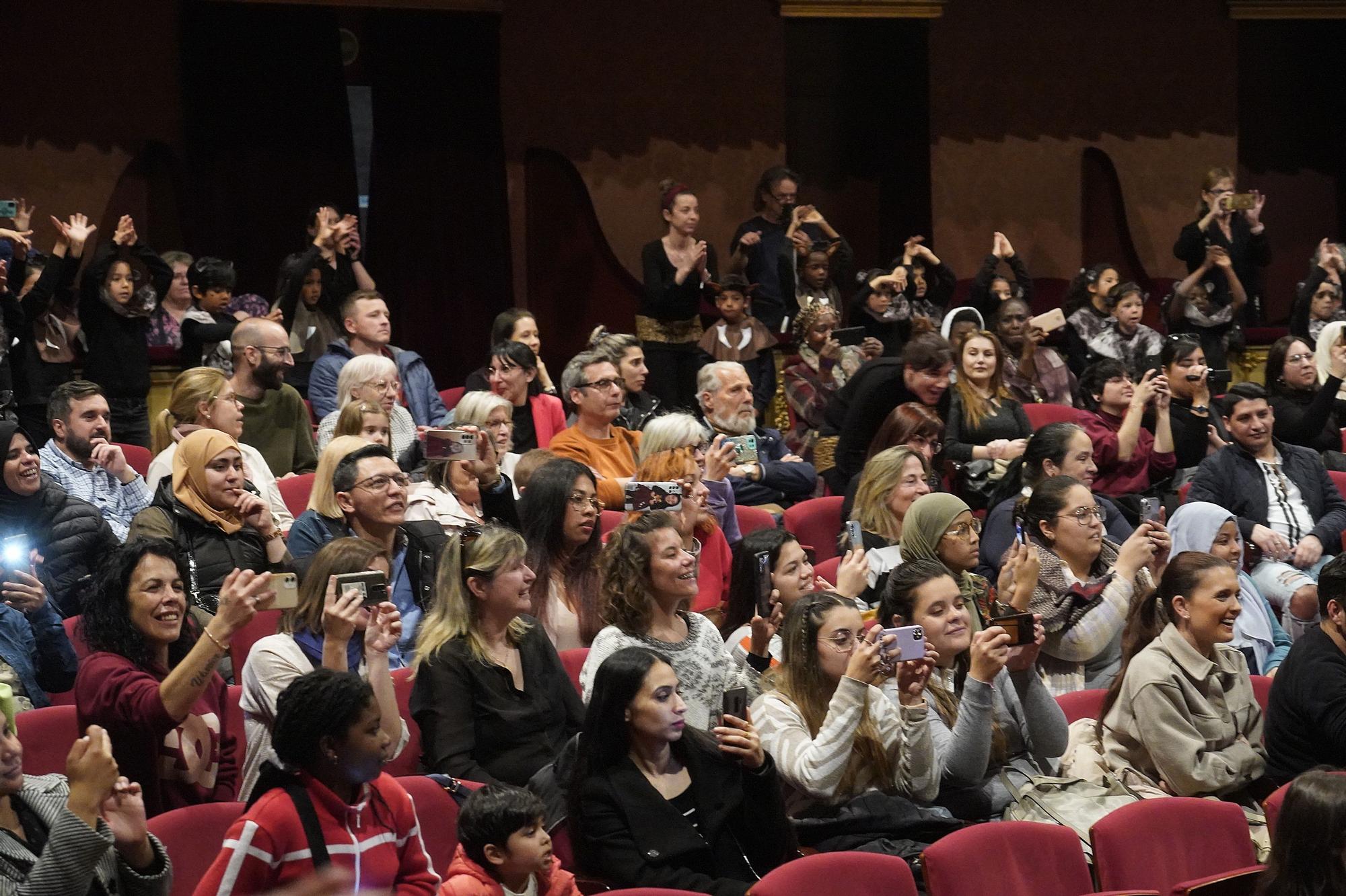 L’escola Àgora dona vida (i veu) a «El Rei Lleó» al Teatre Municipal de Girona