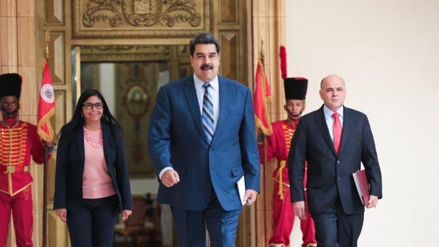 Perú prohíbe la entrada a Nicolás Maduro y 93 venezolanos más