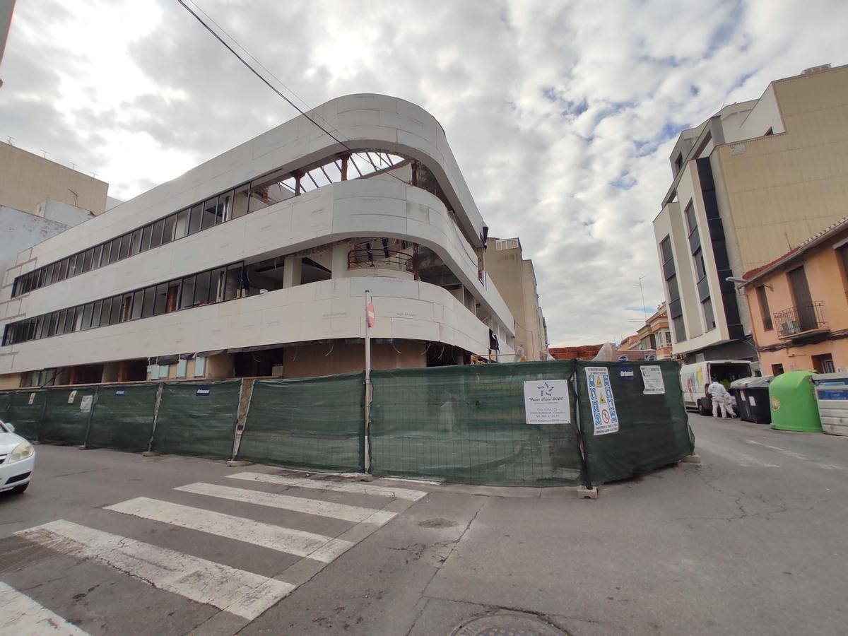 El nuevo edificio para concentrar las áreas de Servicios Sociales dinamizará el barrio La Bosca.