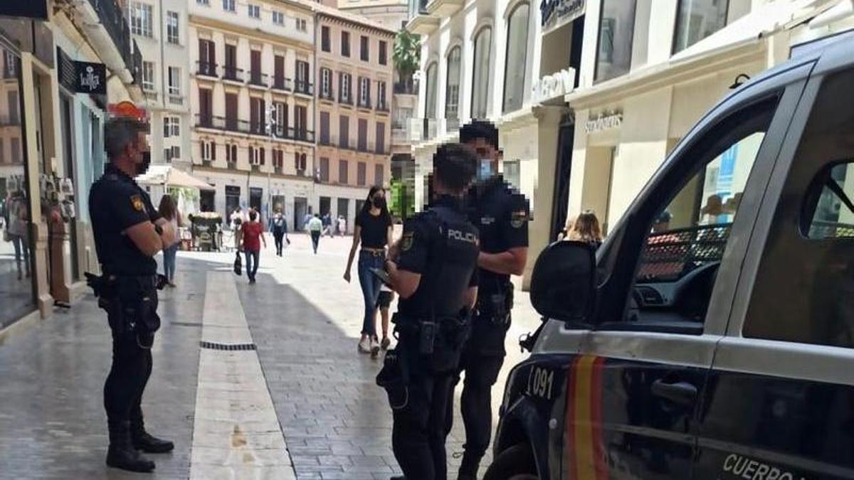 Agentes en el Centro de Málaga.