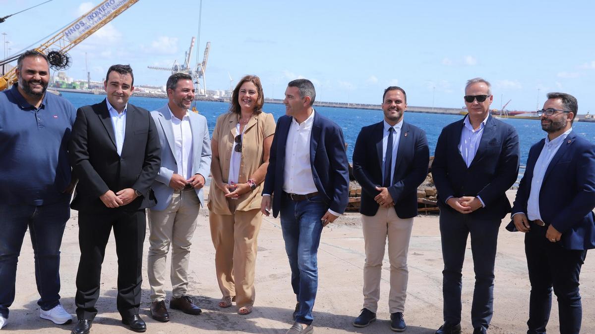 El Cabildo de Lanzarote cede la representación en la Autoridad Portuaria a la Cámara de Comercio.