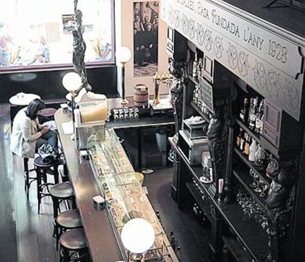 Barres amb història Braves famoses Tonyina des del 1889 Essència del passat Platicos dAragó Cervesa pròpia Esperit del segle XX Menús de làvia Cuina oberta Còctels clàssics Tapes casolanes_MEDIA_1 Barres amb història Braves famoses Tonyina des del 1889 Essència del passat Platicos dAragó Cervesa pròpia Esperit del segle XX Menús de làvia Cuina oberta Còctels clàssics Tapes casolanes_MEDIA_1