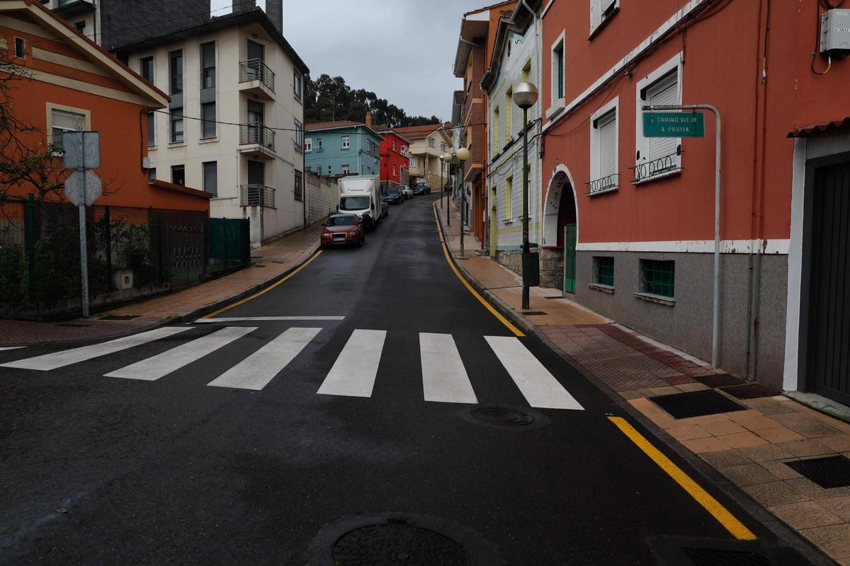 Una calle de Jardín de Cantos, el Camino Viejo a Pravia, en una imagen de archivo.
