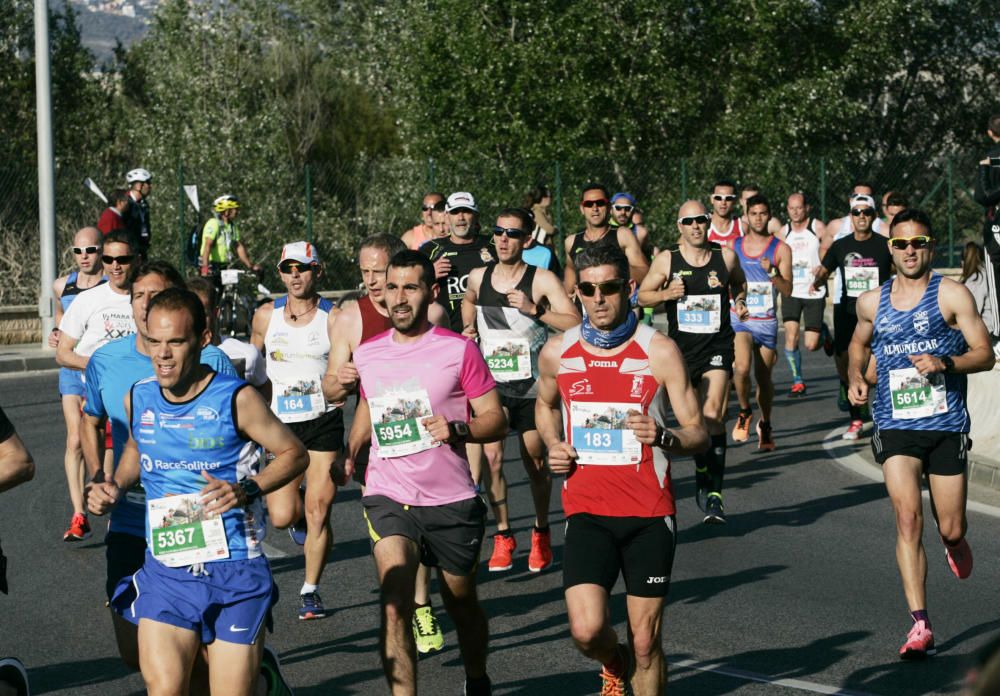 El Mouaziz, del Club Nerja de Atletismo ha vuelto a imponerse en la prueba, que ha alcanzado una participación récord con 7.500 corredores