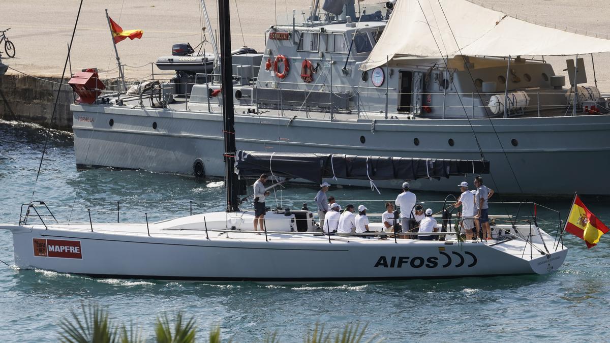 La flota de la Copa del Rey Mapfre prepara la batalla en Mallorca