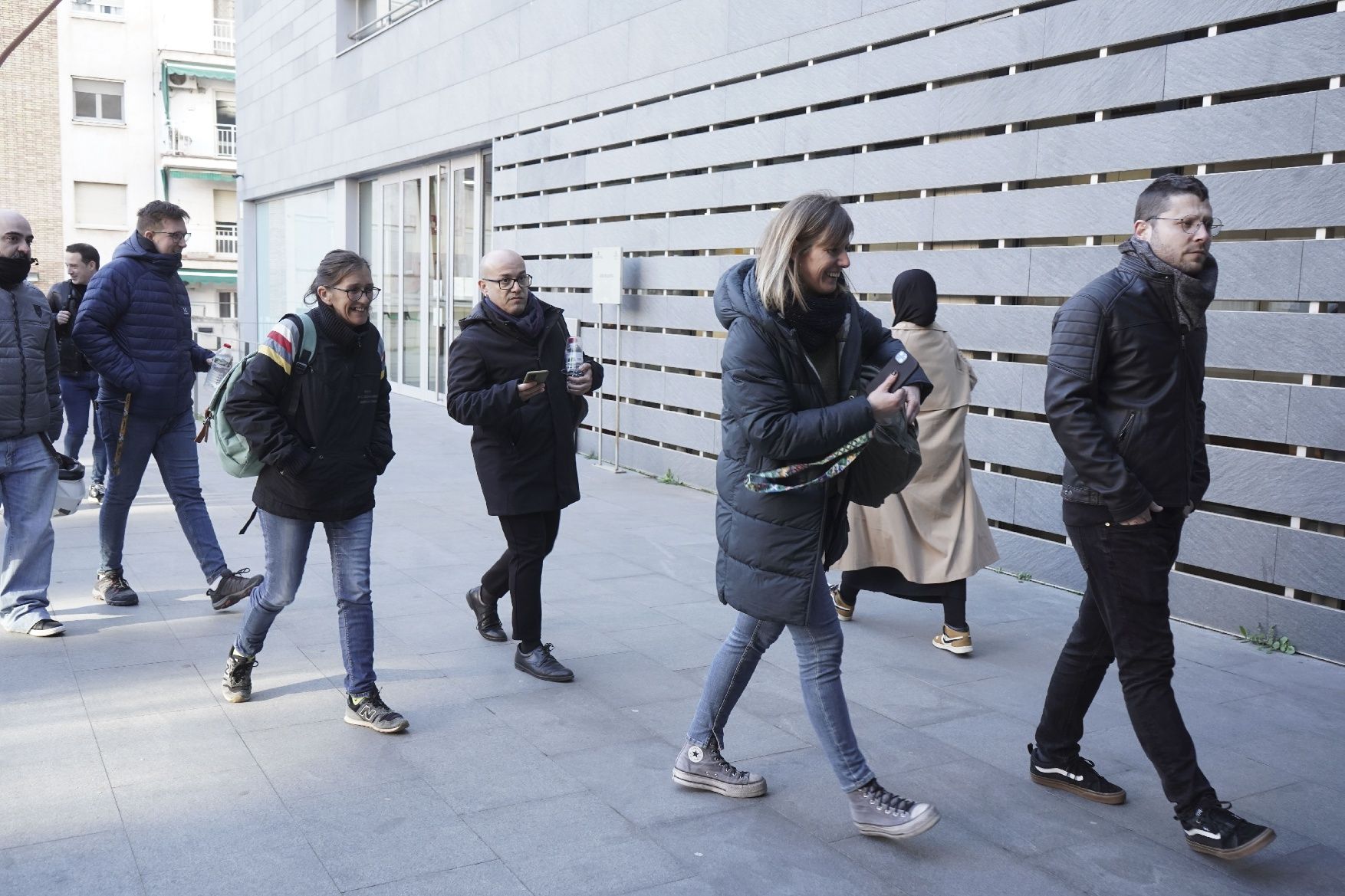 El judici contra els acusats d'agredir un grup d'activistes mentre penjaven una estelada a Manresa, en imatges