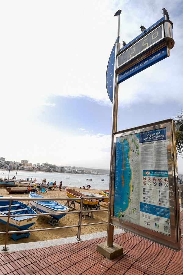 La Playa de Las Canteras por el Dia de Navidad