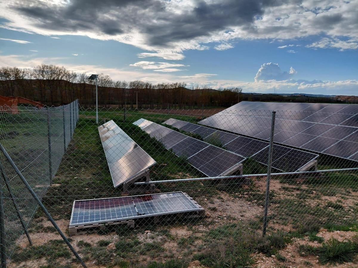 Instalación de placas solares en Pozuel de Ariza, Zaragoza.