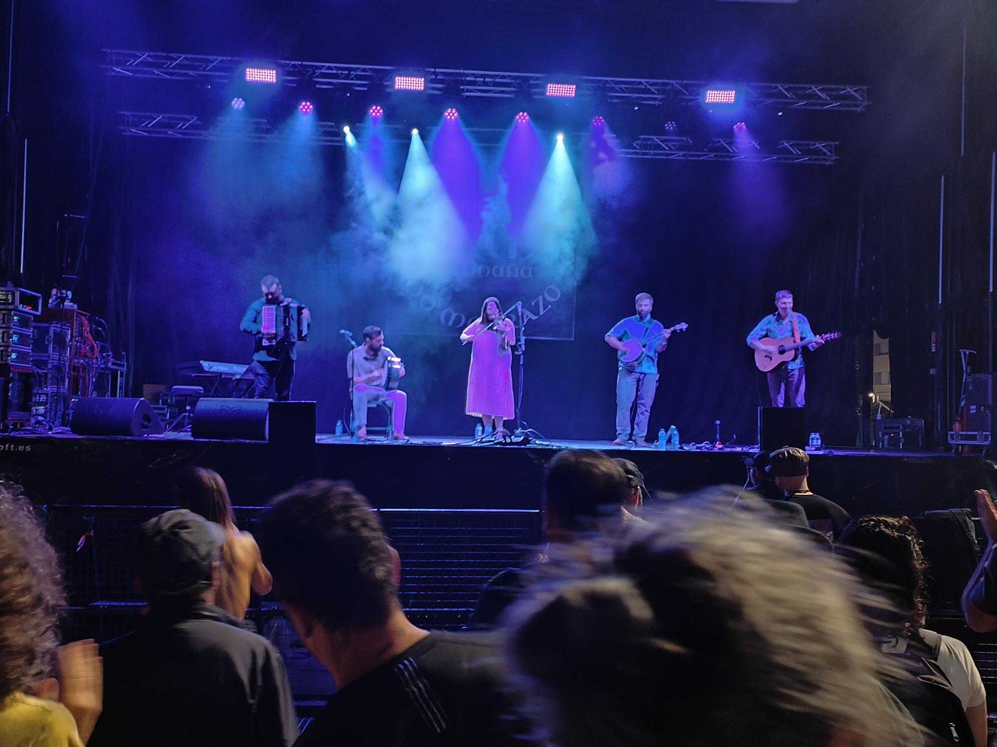 El Festival Intercéltico vence a la lluvia en Moaña