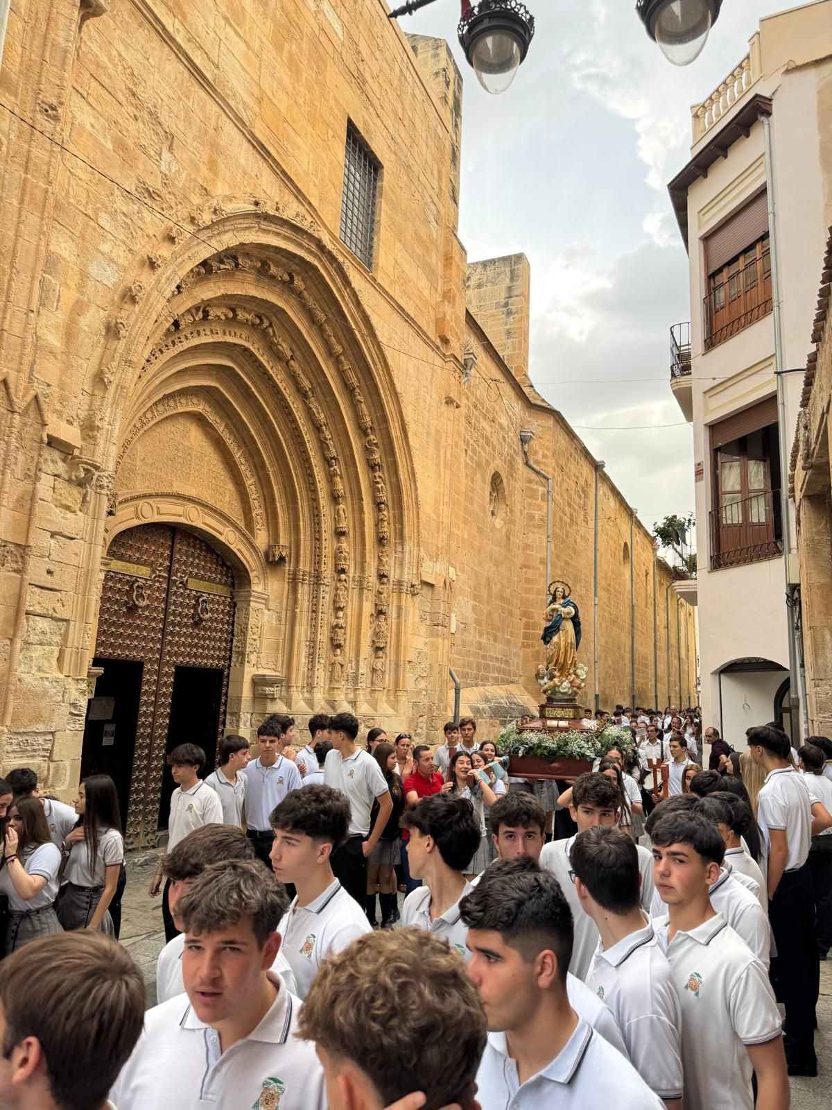 Romería desde el Colegio Santo Domingo de Orihuela al Santuario de Nuestra Señora de Monserrate