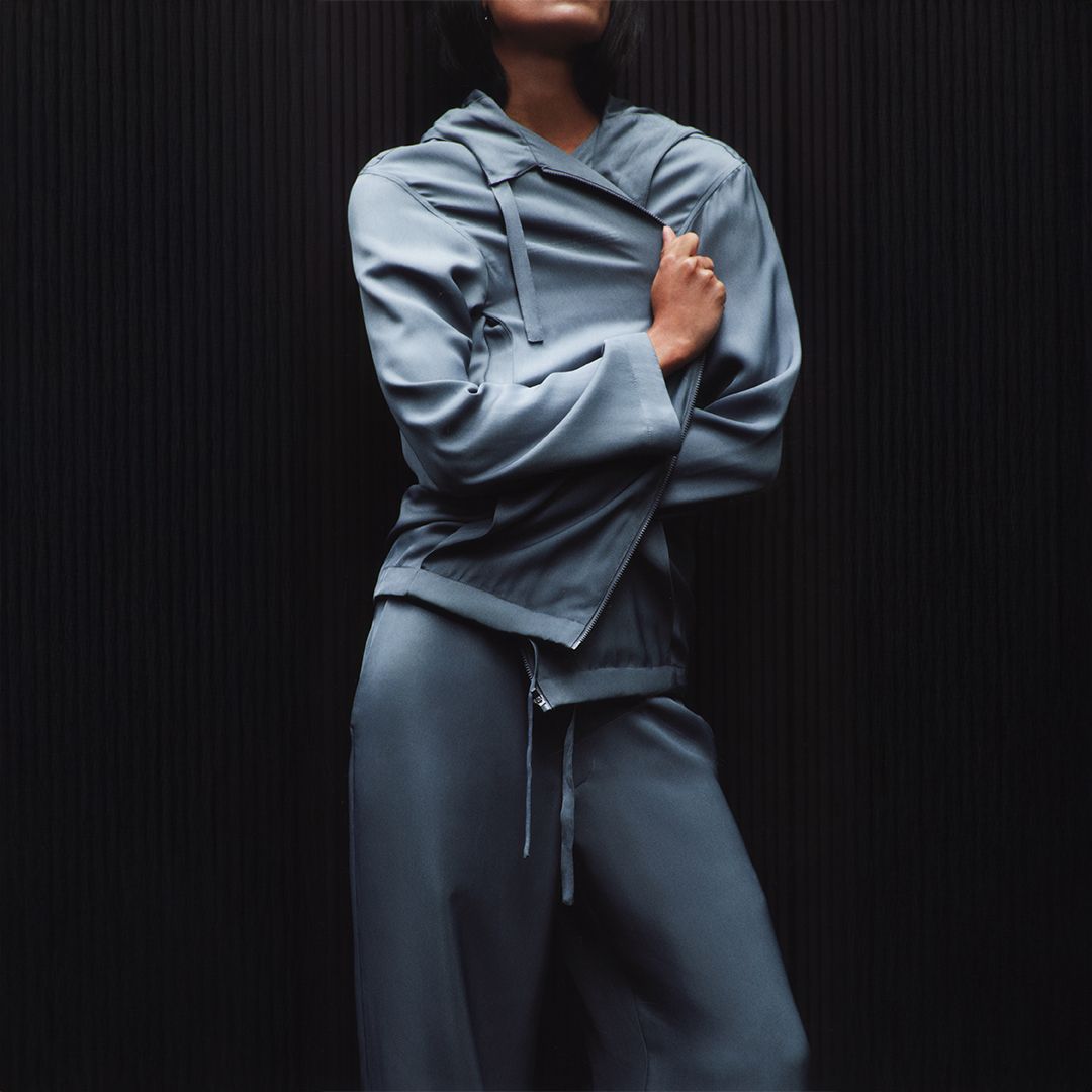 Prendas de la colección cápsula de Pangaia, elaborada con hilo de AeoniQ™.