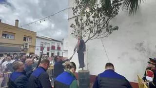 Tirotean y queman una figura de Donald Trump en los 'Judas' de Coripe (Sevilla)
