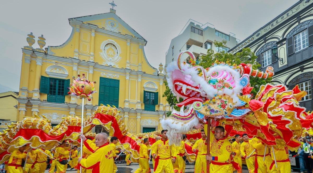 Gastronomía, danza y espectáculo: un viaje a Macao sin salir de Madrid.