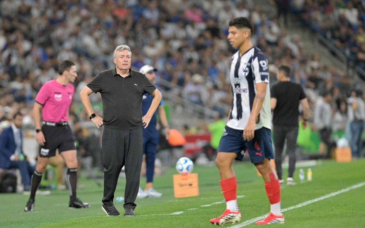 Torrent, durant el partit d'ahir contra Cruz Azul que va suposar la seva destitució (0-2)