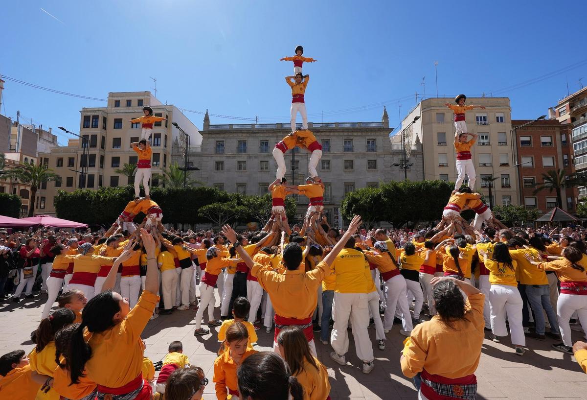Trobada de Muixerangues de Castelló, en la plaza Huertos Sogueros.