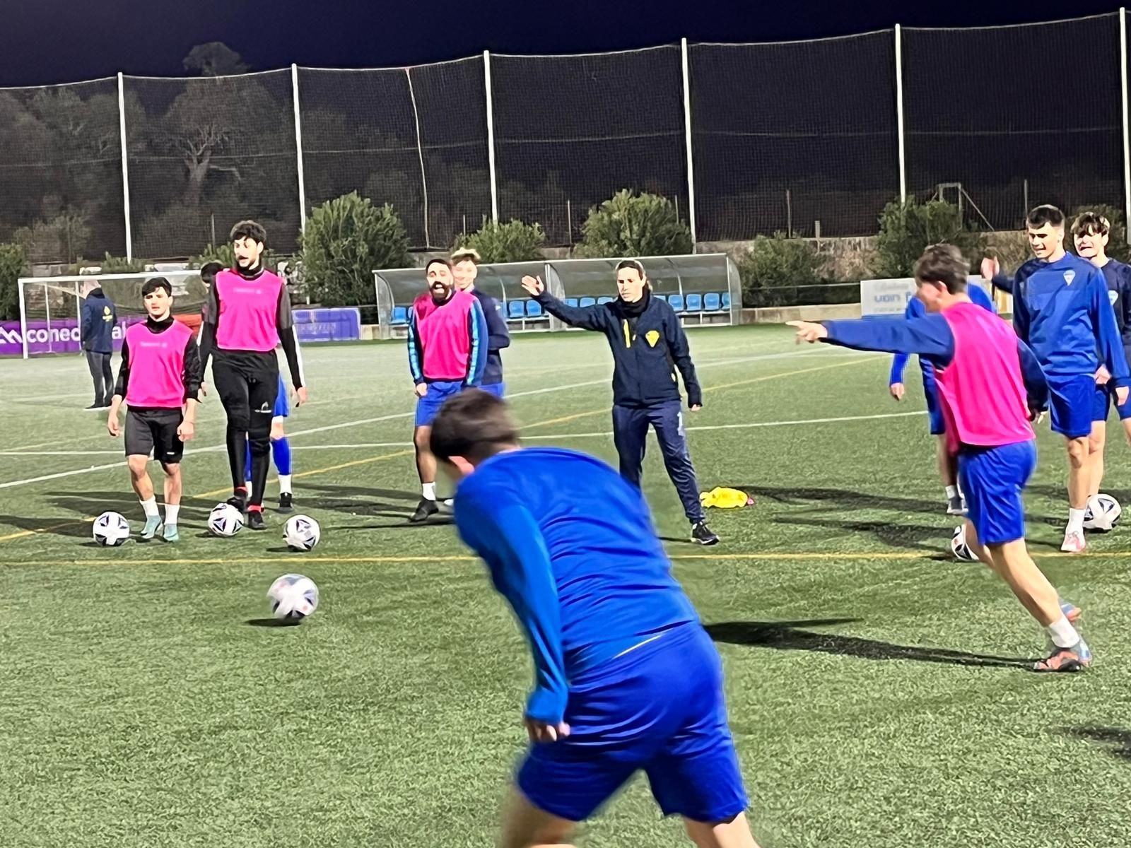 El debut de Alicia Carbonell como entrenadora en el Algaida