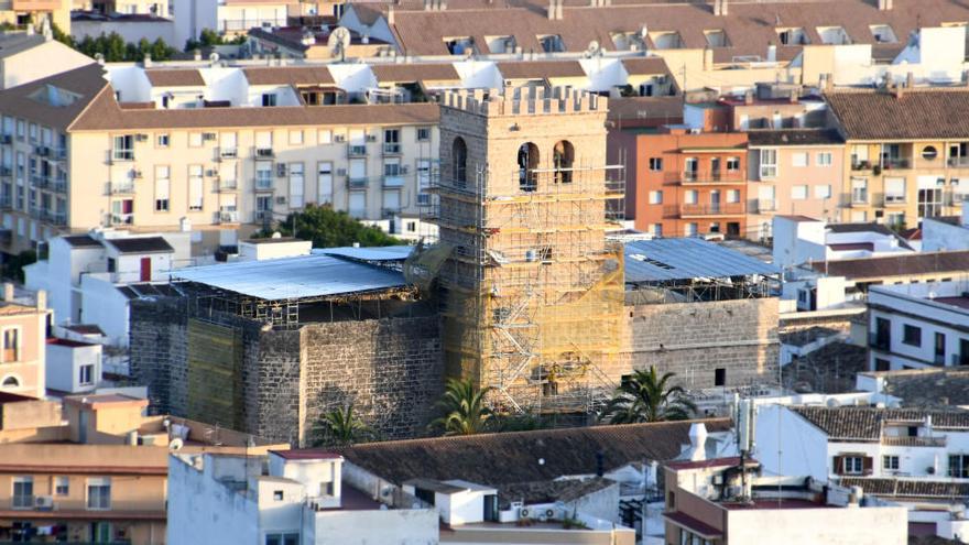 Xàbia convoca el Consell de Cultura ante las dudas de las nuevas almenas en el campanario